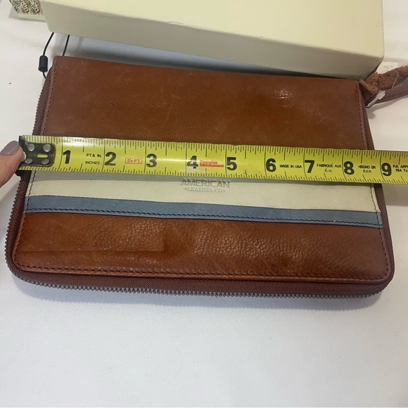 American Leather Co. Brown Leather Travel Jewelry Organizer. In box. Has dents. - Picture 6 of 7